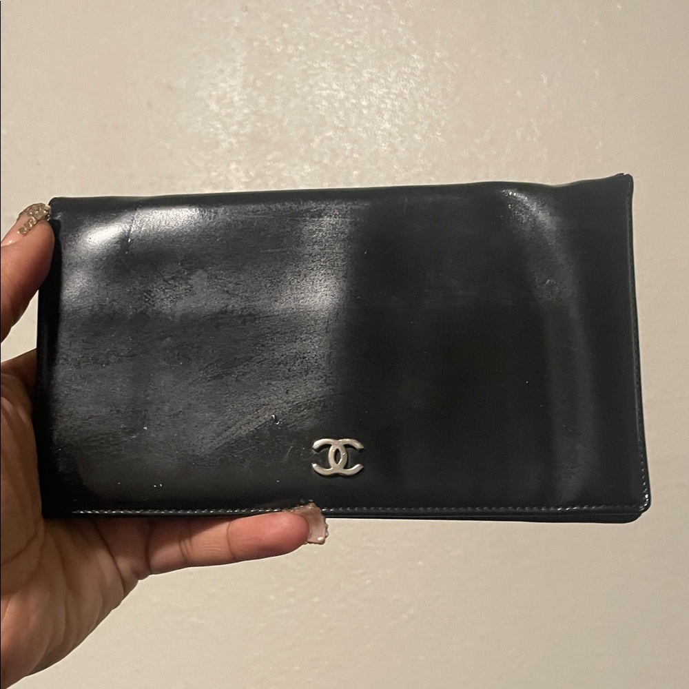 Vintage Authentic CHANEL Black Leather Wallet with Silver Logo